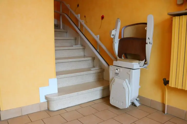 Installation dun monte escalier Stannah sur REIMS dans la Marne