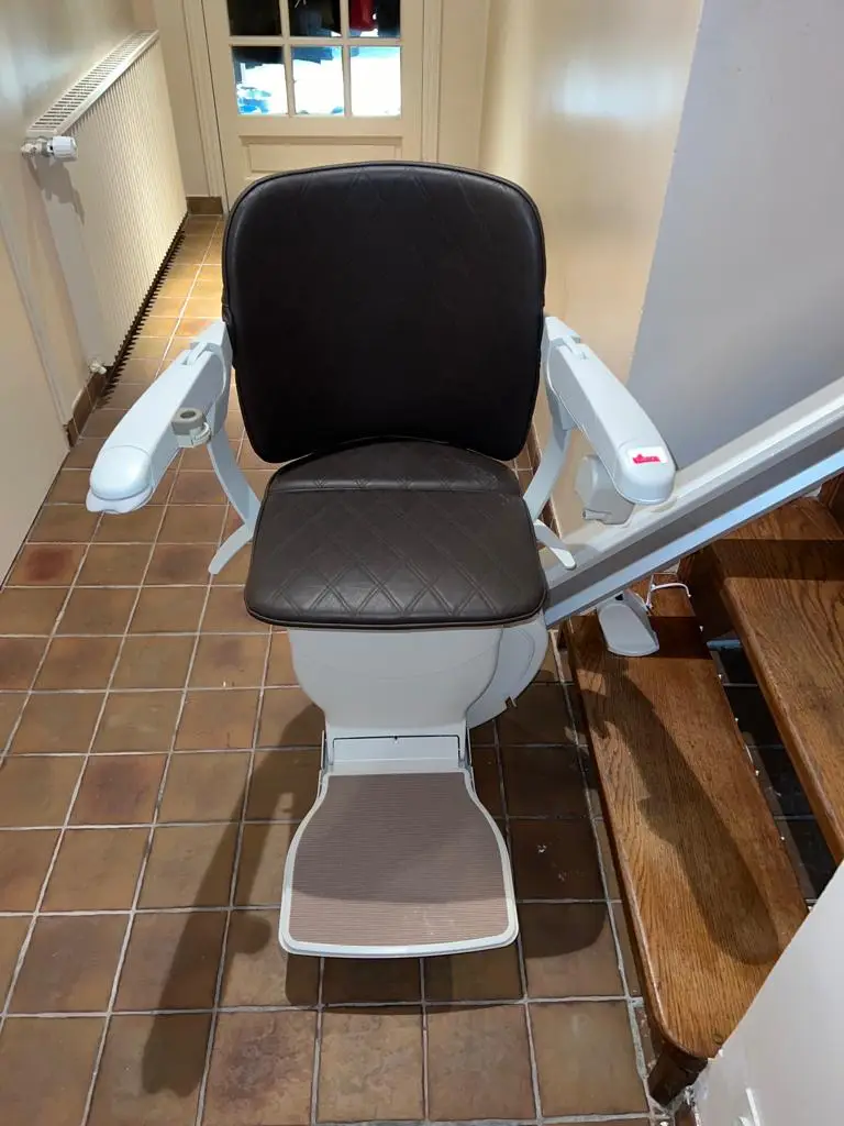 Monte escalier Stannah droit installe sur REIMS