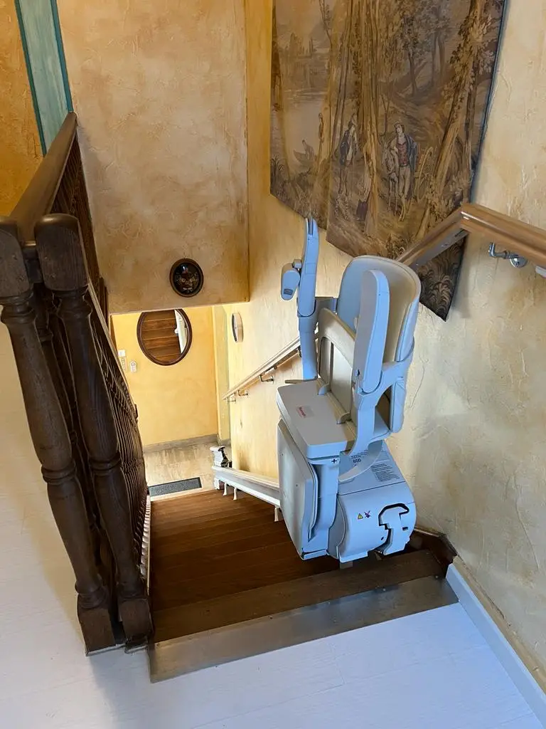 Monte escalier a HIRSON replie