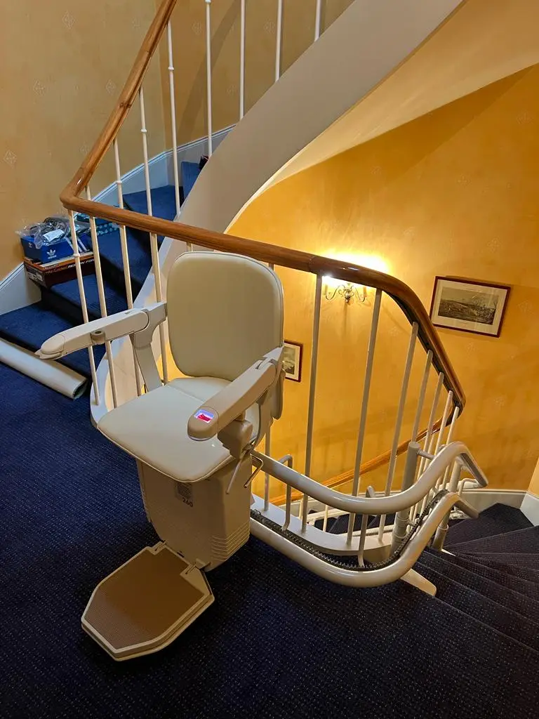 Monte escalier a SAINTE MENEHOULD