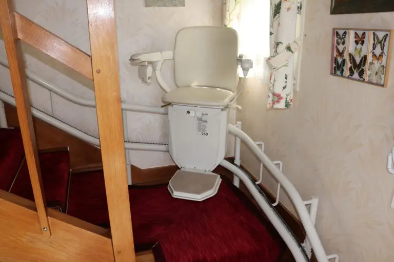 Monte escalier a SOISSONS dans lAISNES