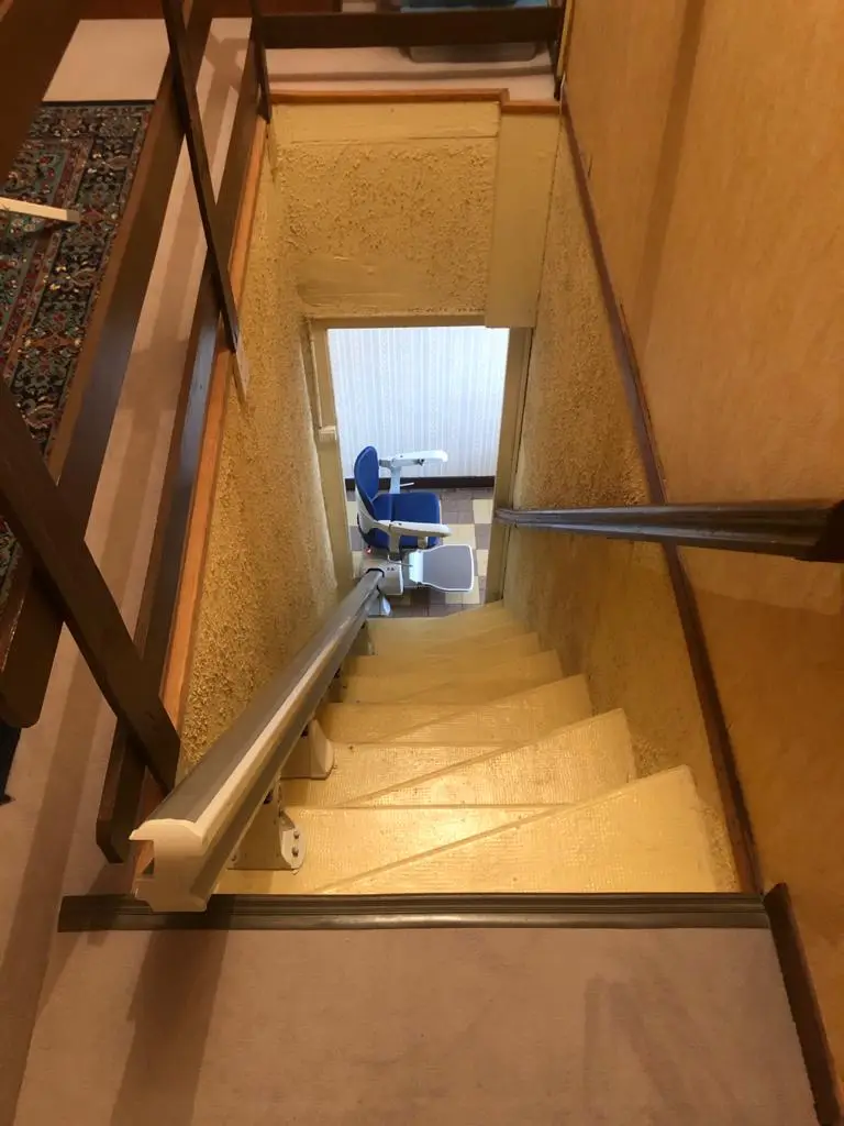 Monte escalier droit a BAR SUR SEINE