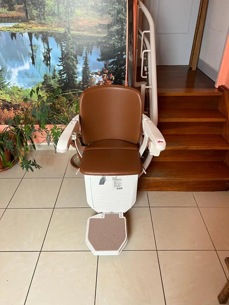 Monte escalier stannah a CHARLEVILLE MEZIERES