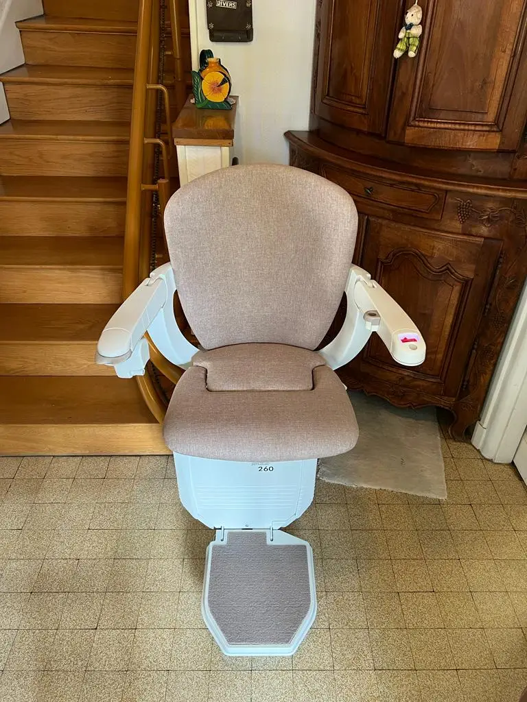 Monte escalier stannah a CHAUNY