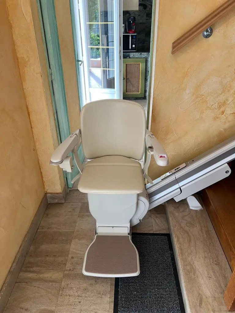 Monte escalier stannah a HIRSON