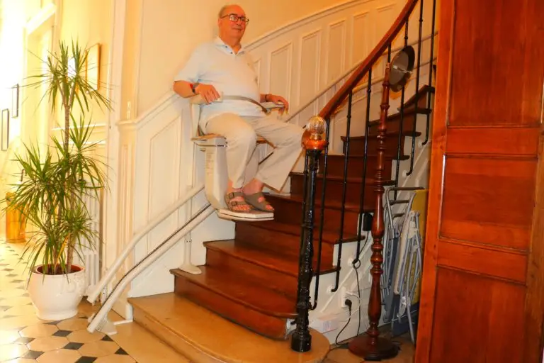 Monte escalier stannah a REIMS demonstration