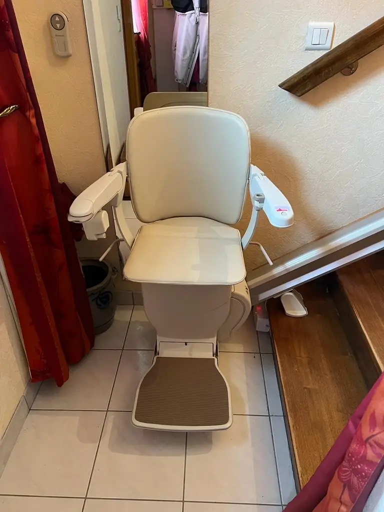 Monte escalier stannah a RETHEL dans les ARDENNES