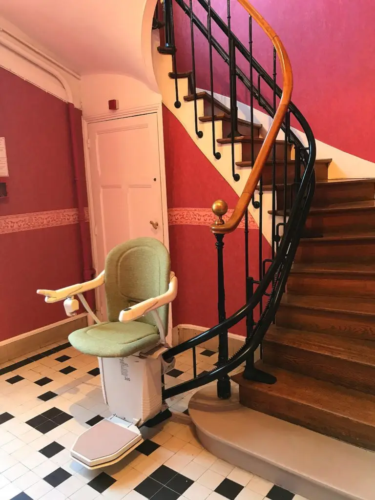 Monte escalier stannah a REVIN