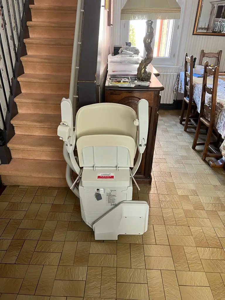 Monte escalier stannah a VITRY LE FRANCOIS 1