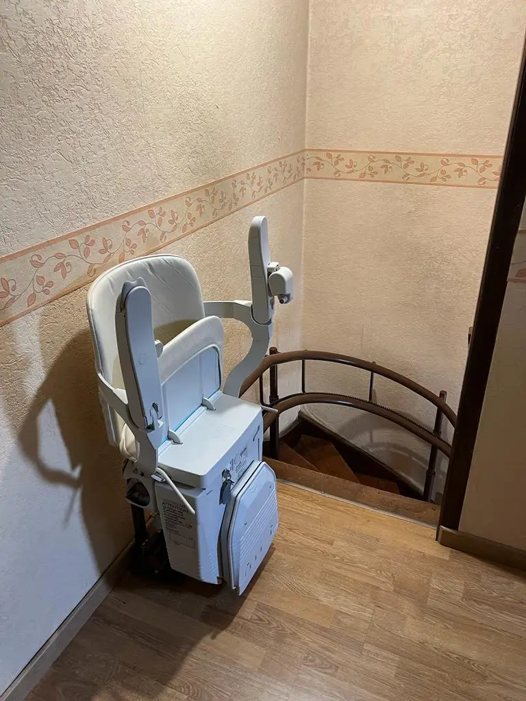 Monte escalier stannah replie a REIMS