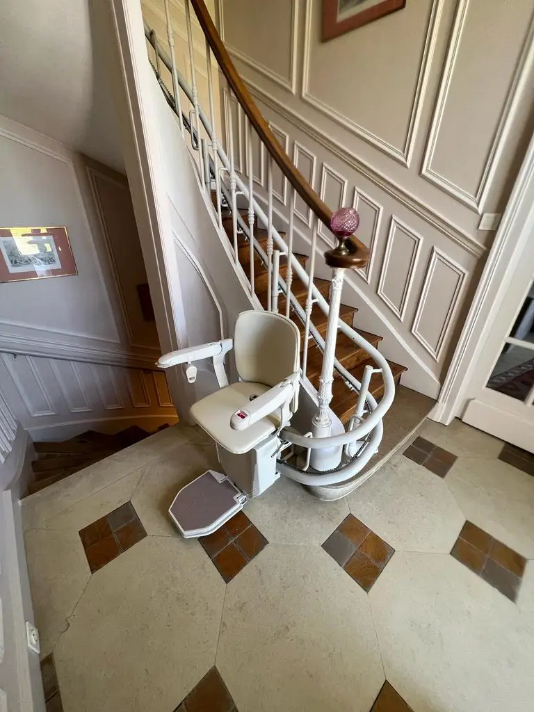 Monte escalier stannah sur mesure