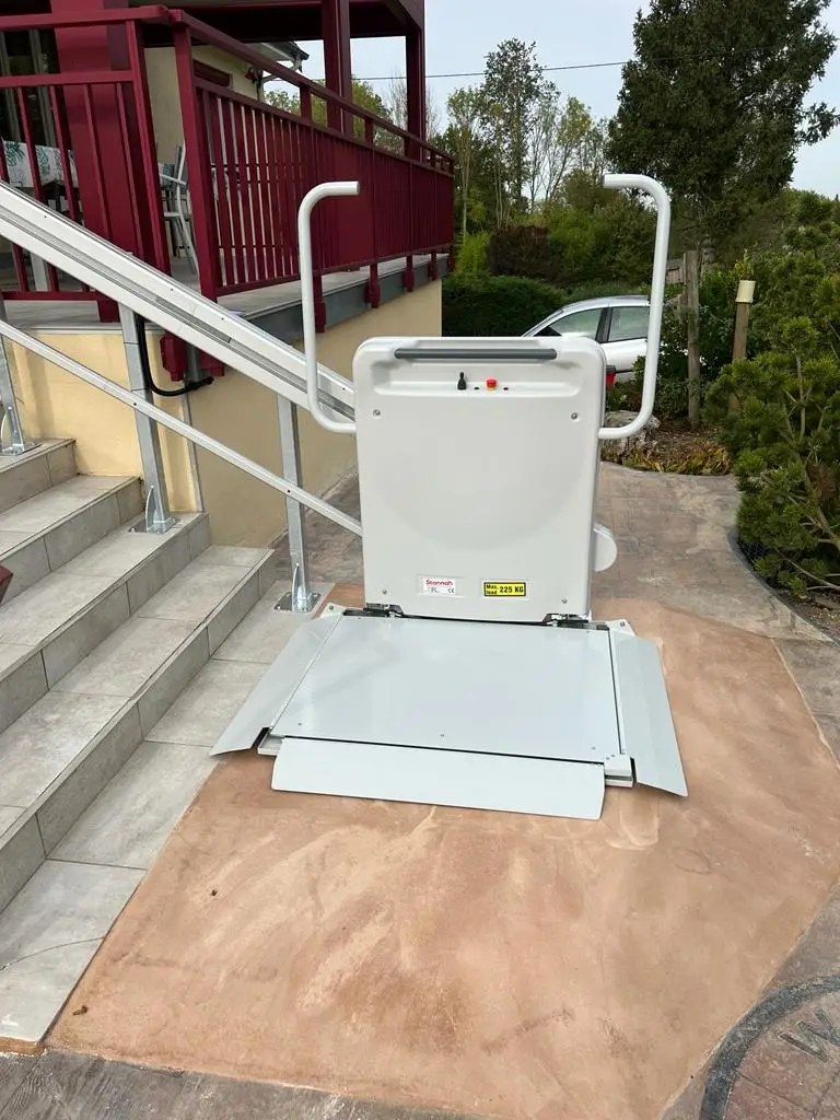 Plate forme stannah deplie en bas