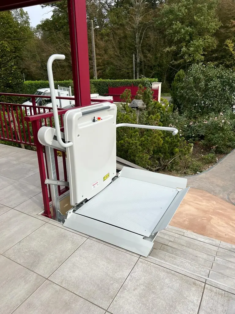 Plate forme stannah deplie en haut